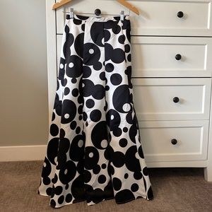 White and black full A-line skirt